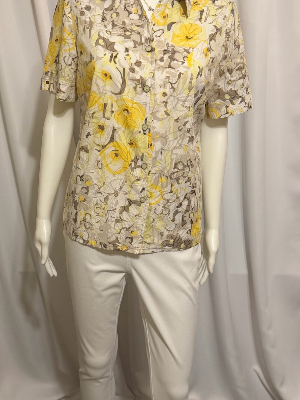 Allison Daley Yellow Floral Short-Sleeve Button-Front Blouse